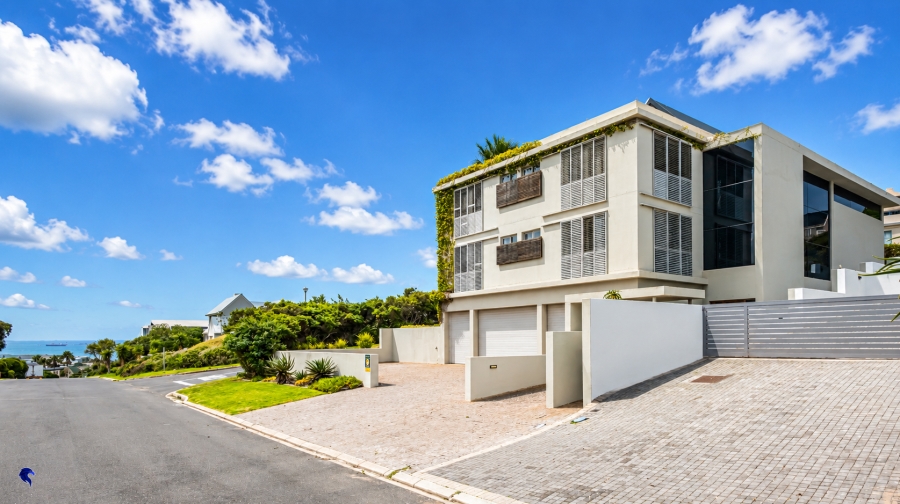 6 Bedroom Property for Sale in Myburgh Park Western Cape